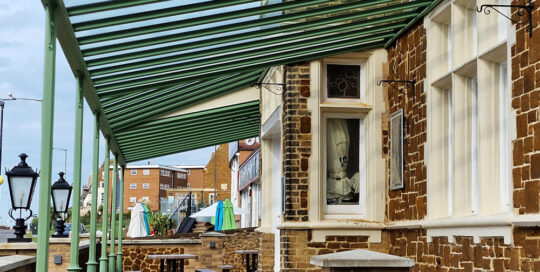 Milwood Group Simplicity 35 Installation RAL 6012 Cambridgestyle Canopies